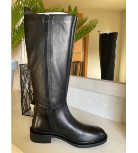 BOTTES HAUTES EN NOIRES