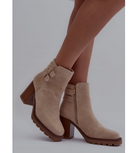 BOTTES HAUTES A TALONS EN BEIGE