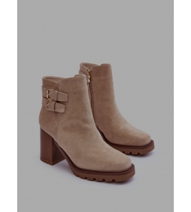 BOTTES HAUTES A TALONS EN BEIGE